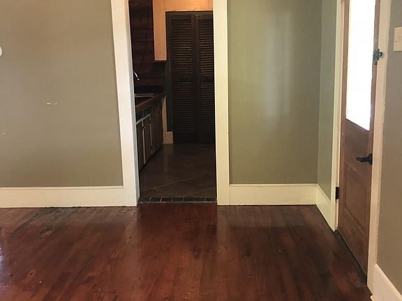 2nd image of 407 Saint Louis St
