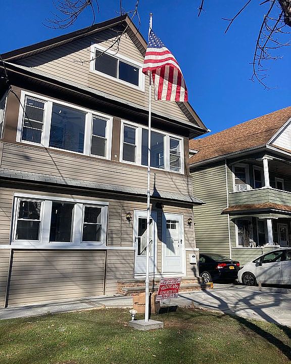 1st image of 933 Forest Ave