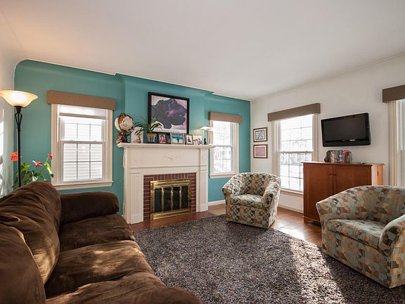 5th image of 2044 Houseman Ave NE