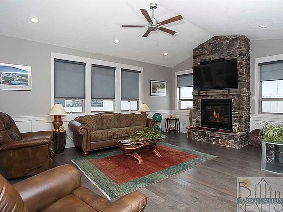 5th image of 1145 Vineyard Way
