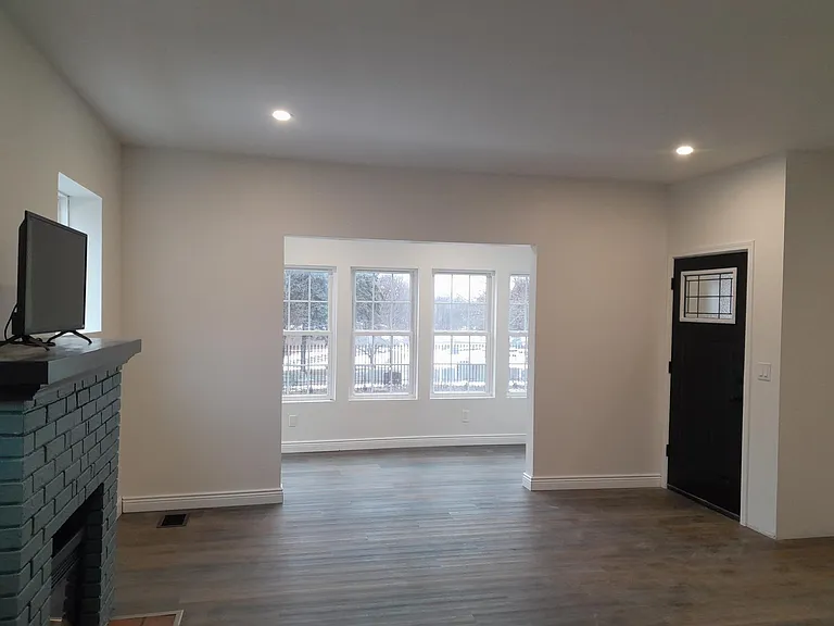 985 W Delavan Ave #1 — Photo 5