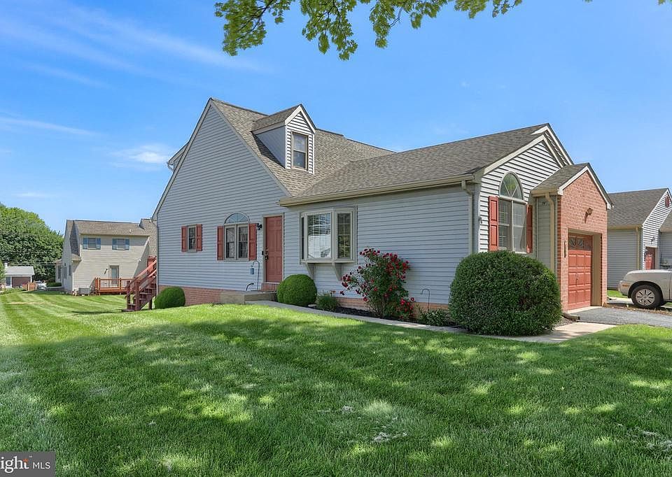 1st image of 2097 Acorn Dr