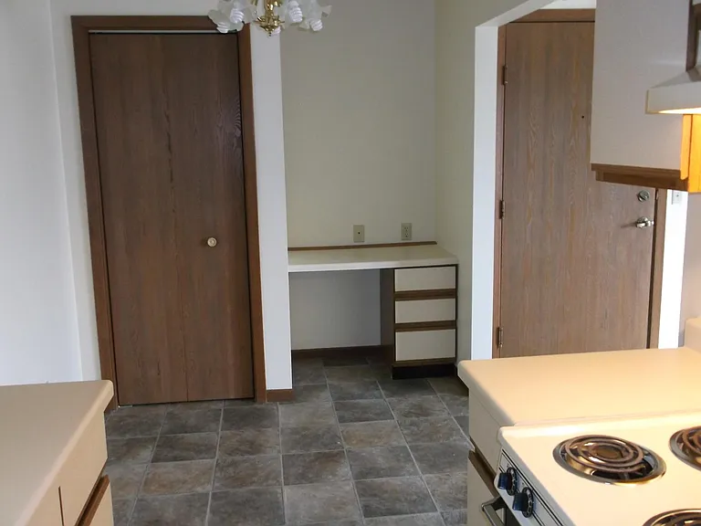 844 Meadowview Ln #32 — Photo 8