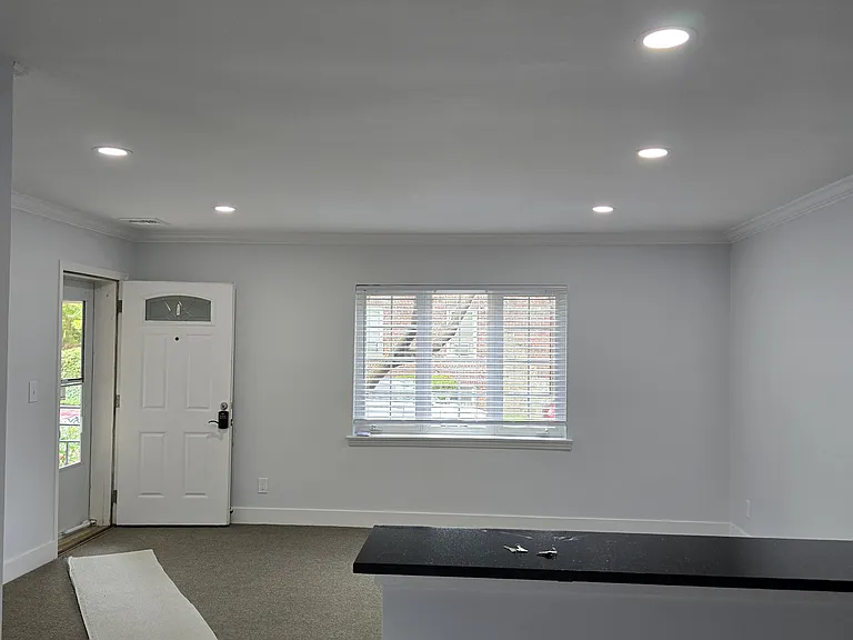 1250 Pelham Pkwy S #B — Photo 5