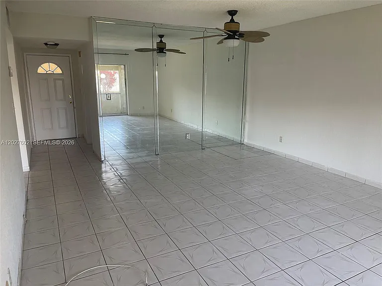 450 Golden Isles Dr #1H — Photo 17