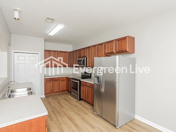 5th image of 273 Cogburn Rd