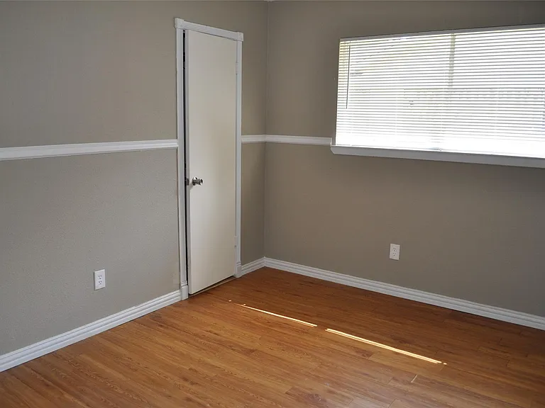 22411 Merrymount Dr — Photo 17