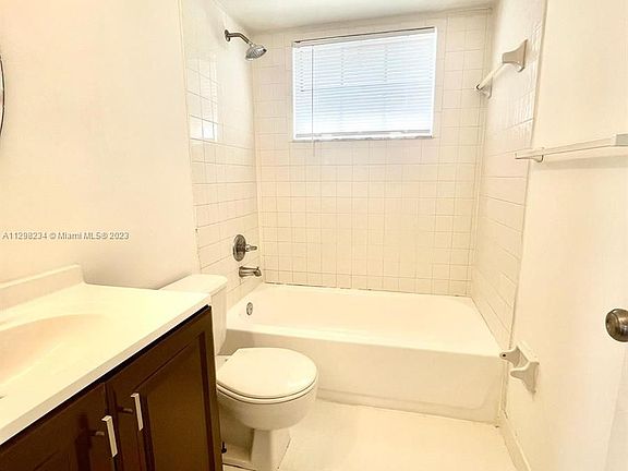5th image of 438 NE 210th Circle Ter APT 201-4B
