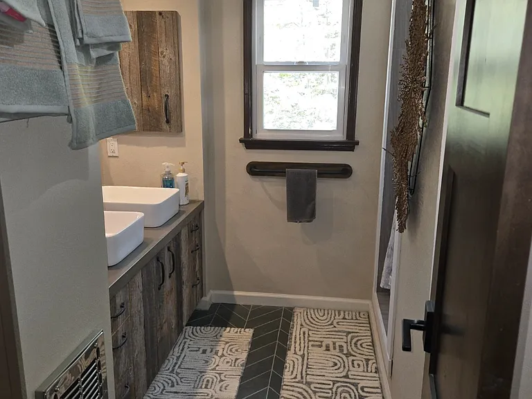 520 Emerald Dr — Photo 13