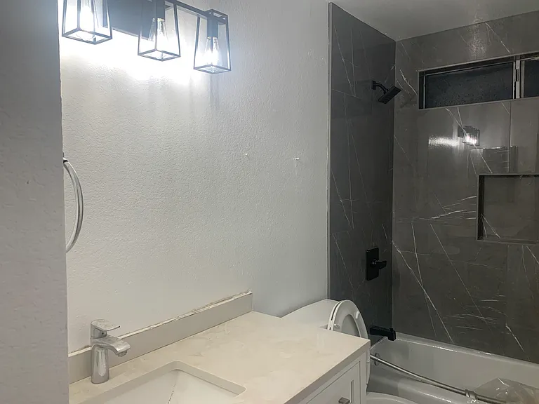 12622 Kornblum Ave #7 — Photo 8