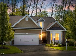 51 Flanders Ln, Albany, NY 12203