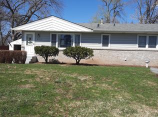 2111 Garnet Ln, Eagan, MN 55122