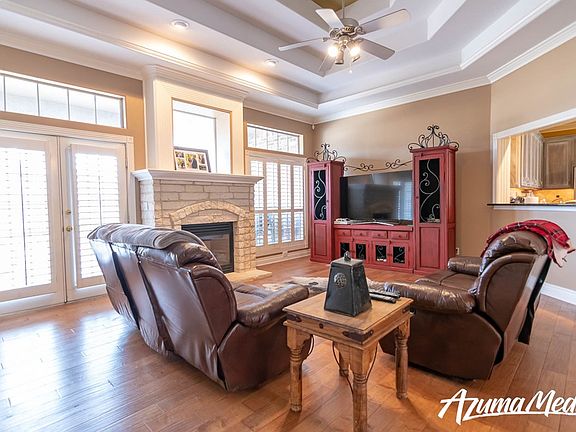 4th image of 3010 Grandview Dr