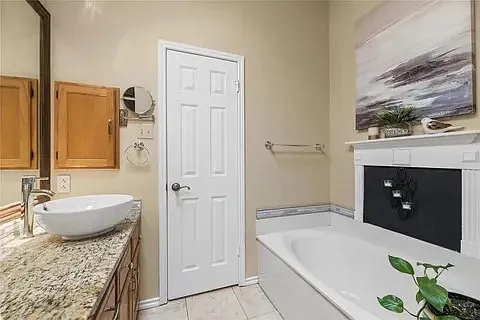 3848 Dalston Ln — Photo 5