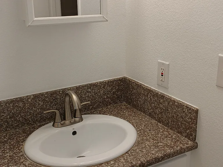1003 W 9th St #20 — Photo 13