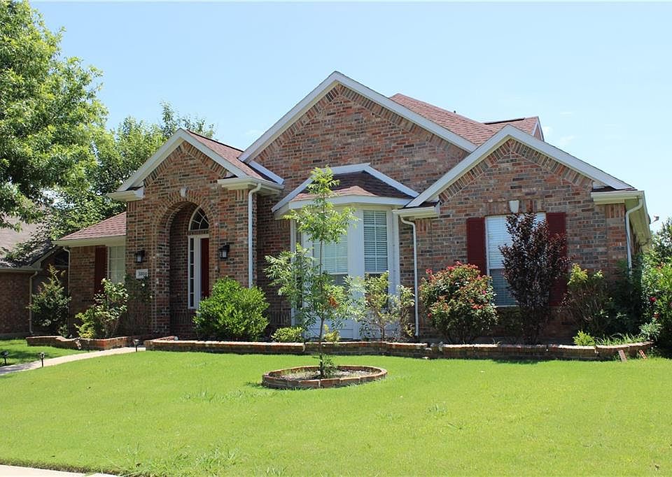 1st image of 3804 Gillespie Dr