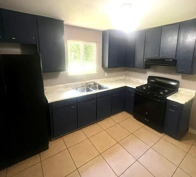 3221 Beacon St — Photo 9