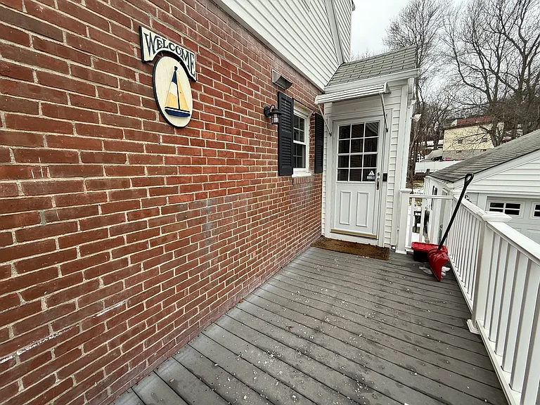 196 Clover St #1 — Photo 2