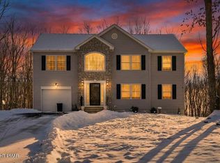 232 Shenandoah Trl, Effort, PA 18330