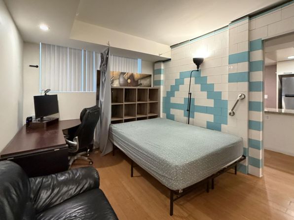 1154 S Barrington Ave #53