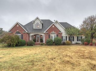 104 Bair Cir, Carl Junction, MO 64834