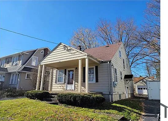 2 bed, 700 sqft, $800 — Photo 1