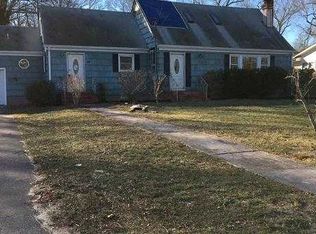 1119 Ostrander Ave, Riverhead, NY 11901