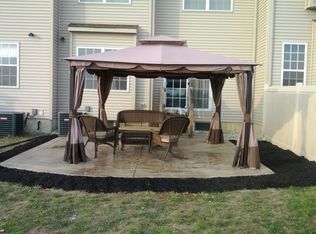 3 Glacier Dr, Berlin, NJ 08009