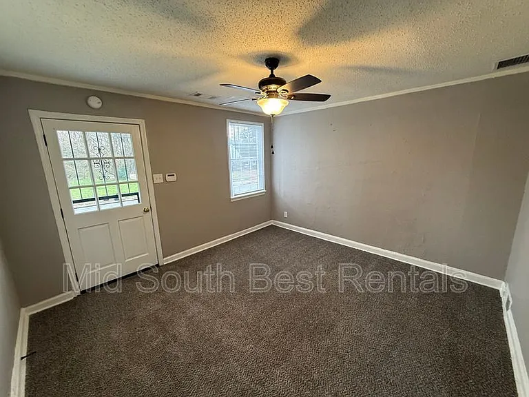 1385 Chadwick Cir — Photo 10