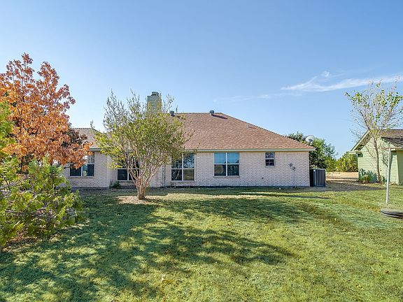5th image of 122 Blue Castle Ct