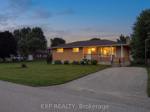 261 King St, North Perth, ON N0G 1B0