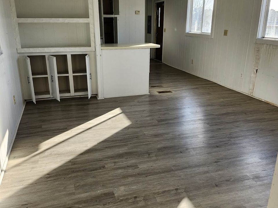 1st image of 130 Country Living Ln #130