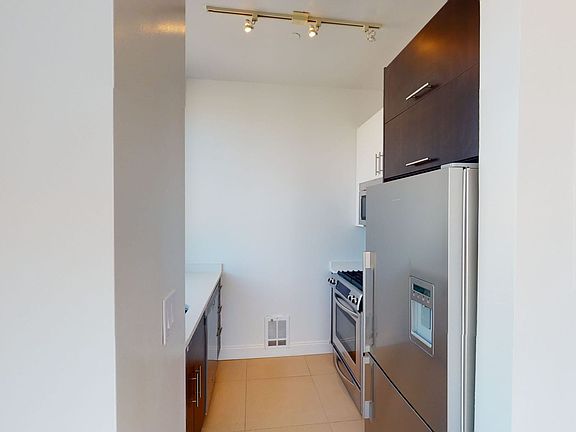 3rd image of 805 Columbus Ave #Phc