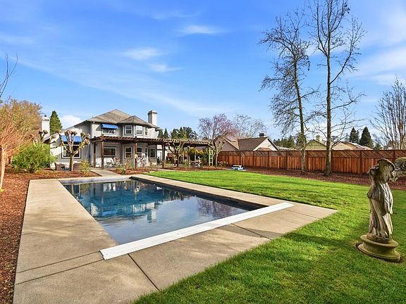 5th image of 9475 Victoria Lane