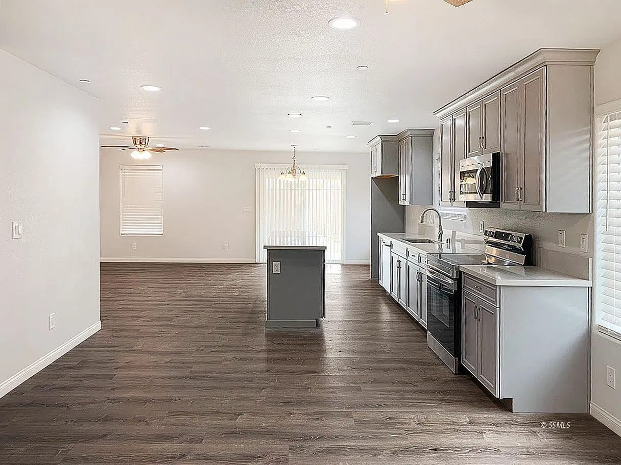 4 bed, 1520 sqft, $2,100 — Photo 2