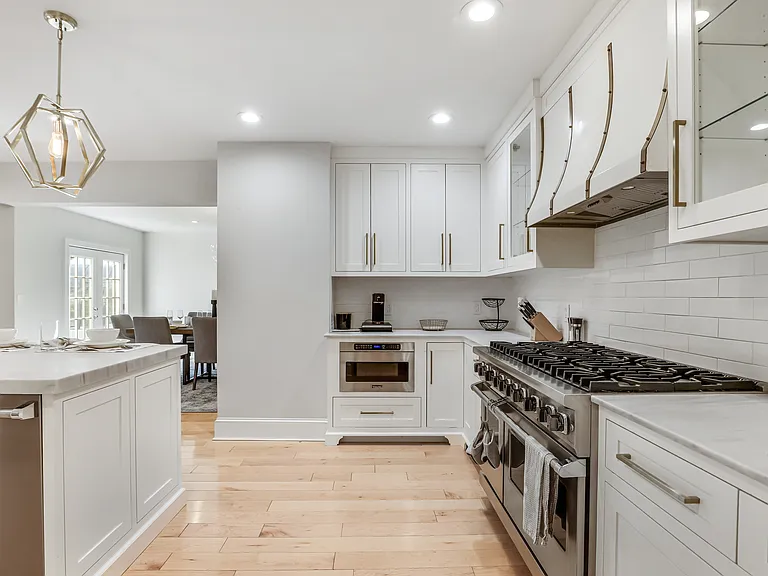 849 Lake Ave — Photo 14