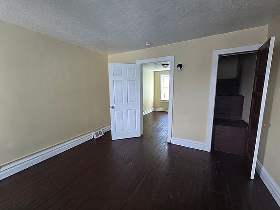 4th image of 528 N Jute St