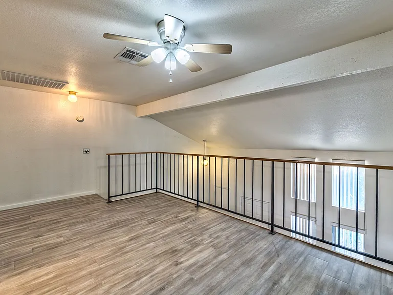 587 Sellers Pl — Photo 8