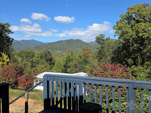 14 Vultures Nest, Swannanoa, NC 28778