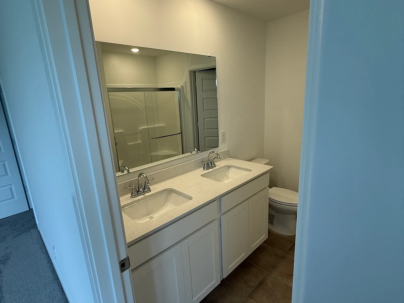 4 bed, 2006 sqft, $2,250 — Photo 4