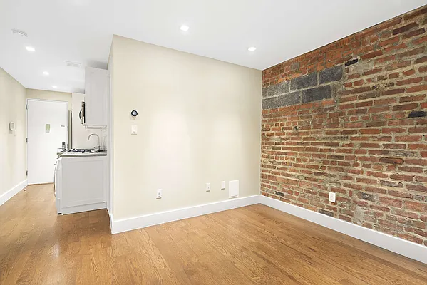 Rented by Cooper & Cooper Real Estate | media 15