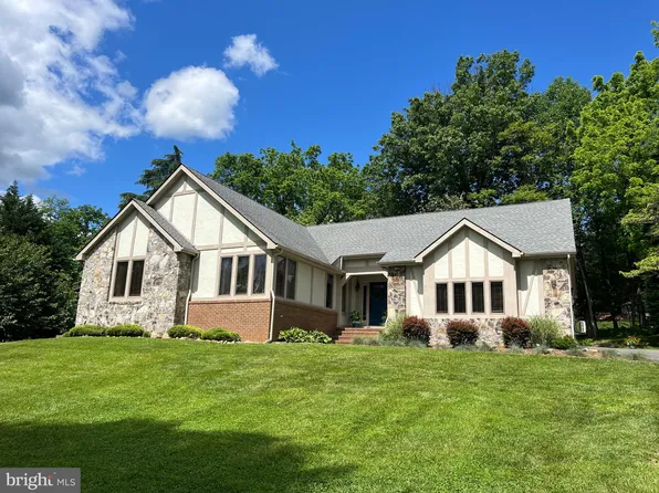 457 Castanea Dr, Martinsburg, WV 25403
