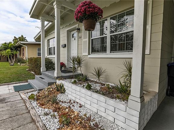 2nd image of 761 Canovia Ave