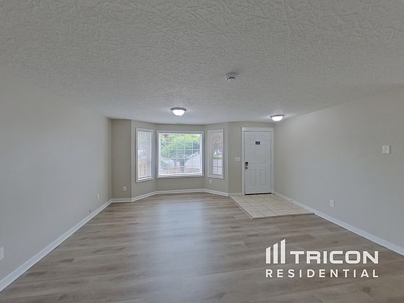 2nd image of 13900 NE 89th Cir