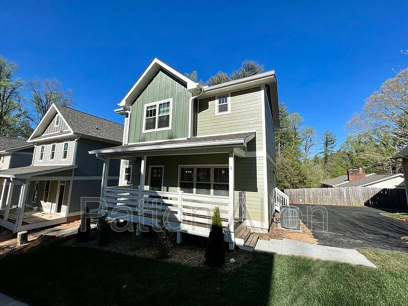129 Aurora Dr #3