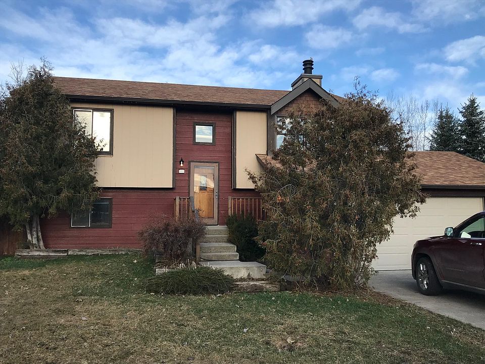 Exterior Front. Tenants take care of lawn and garden beds