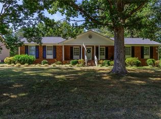 1743 Shamrock Dr, Burlington, NC 27215