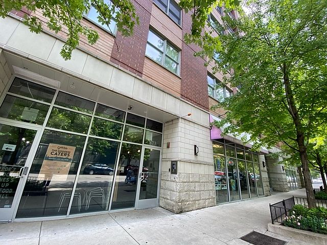 1st image of 873 N Larrabee St APT 709