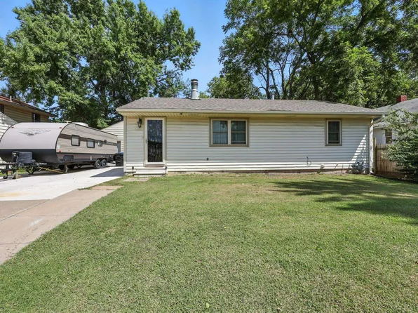 238 SW Macvicar Ave, Topeka, KS 66606