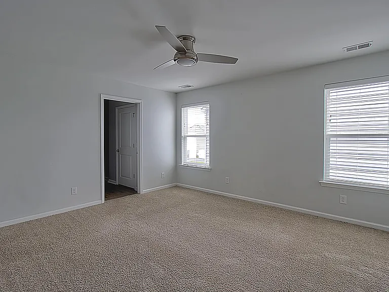 143 Davila St — Photo 12